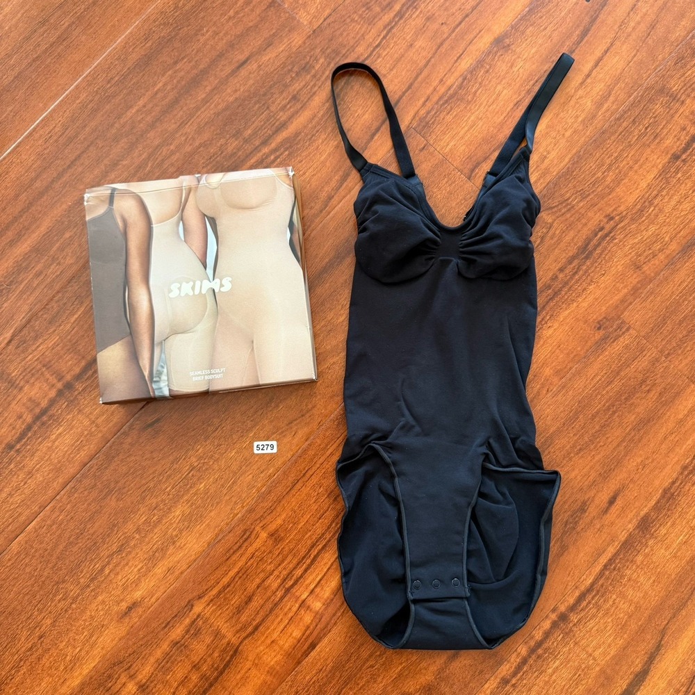 SKIMS Seamless Sculpt Brief Bodysuit Onyx Black Size XS Stretchy NWB $72